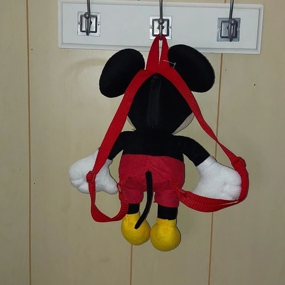 Disney Mickey Mouse stuffy backpack 😊Disney Mickey Mouse Plush Backpack